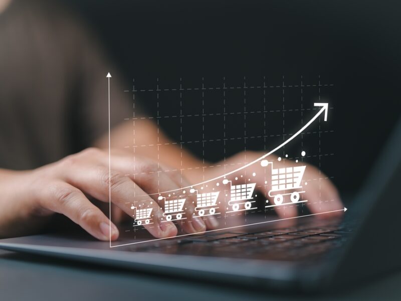 Sale,Growth,Concept.,Businessman,Use,Laptop,With,Graph,Of,Increase